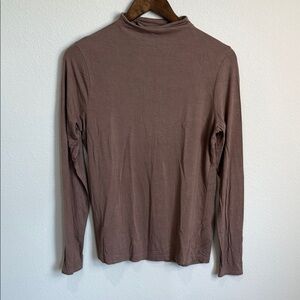 Tahari Taupe Long Sleeve Funnel Neck Tee shirt Size M